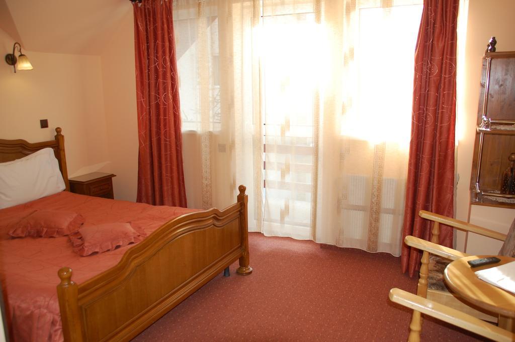 Pension Raluca Sinaia Extérieur photo