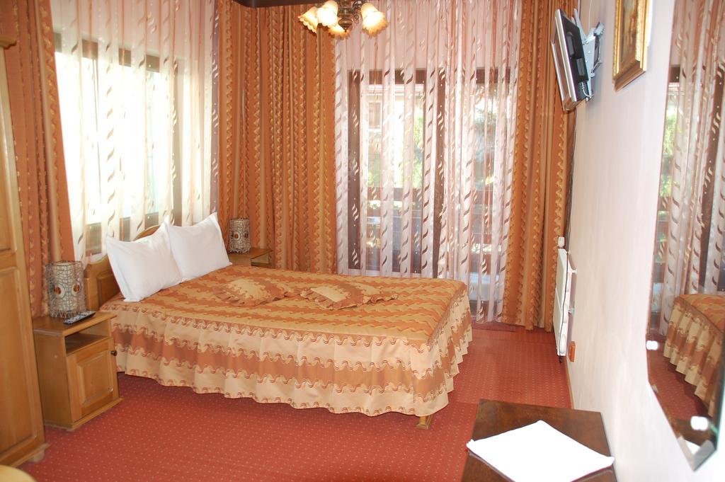 Pension Raluca Sinaia Extérieur photo